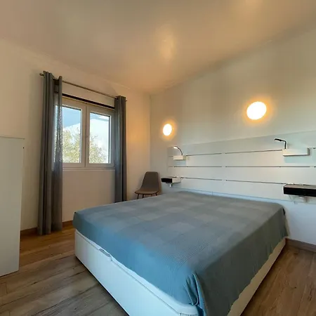 Cantinho Da Baleia * Carvoeira